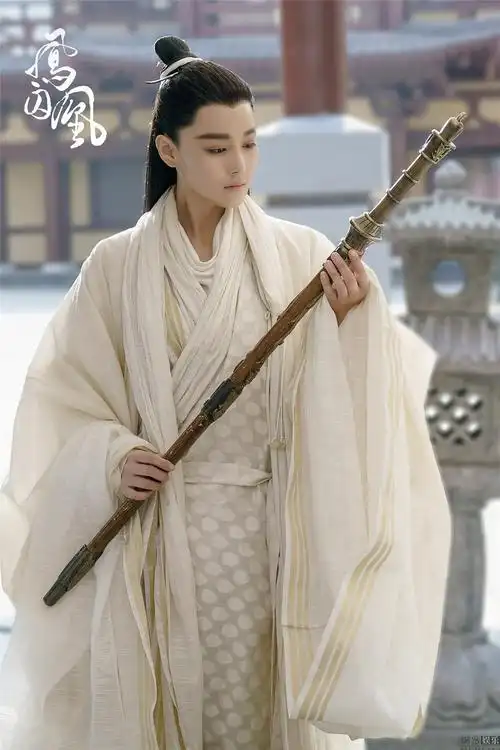 张馨予反串出演凤囚凰