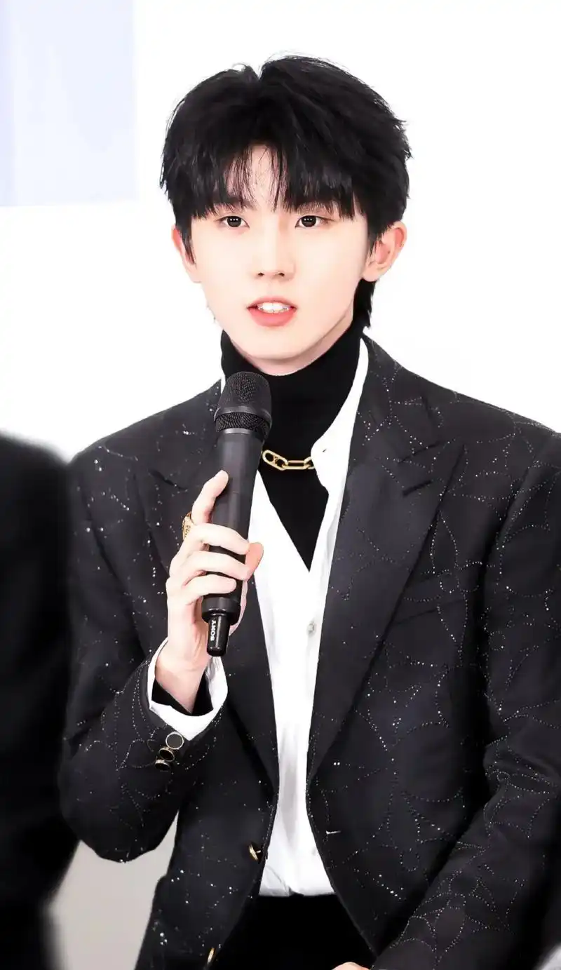 救命马哥西装太鲨我了99#马嘉祺 #宝藏男孩 #神仙颜值 # - 抖音