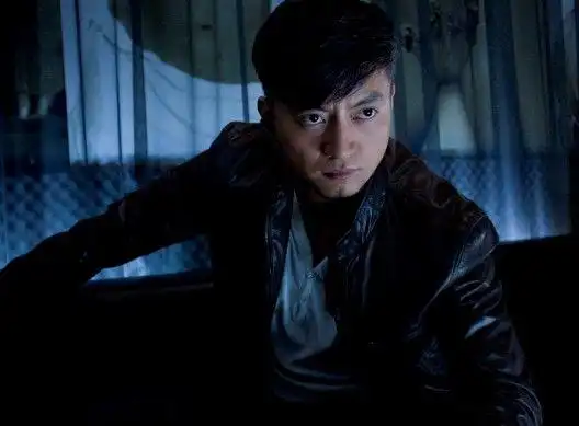 《谍战深海》邵桐死里逃生陷虐恋