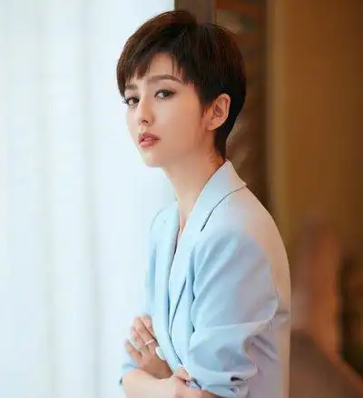 佟丽娅夏日最新短发发型,女明星图片,发型图片