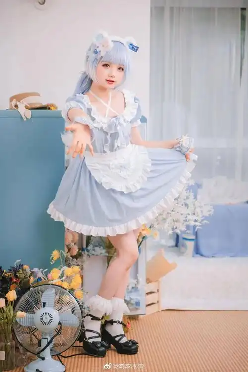 【二次元cos】蓝裙可爱小姐姐