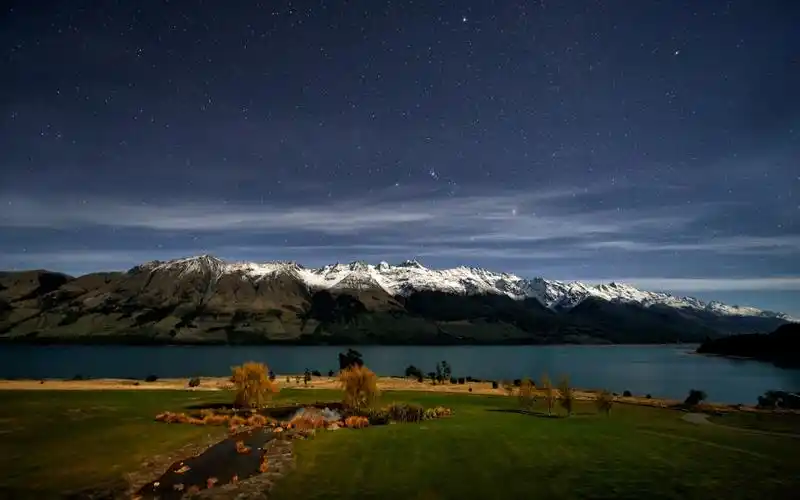 夜晚唯美星空高清图片电脑桌面壁纸