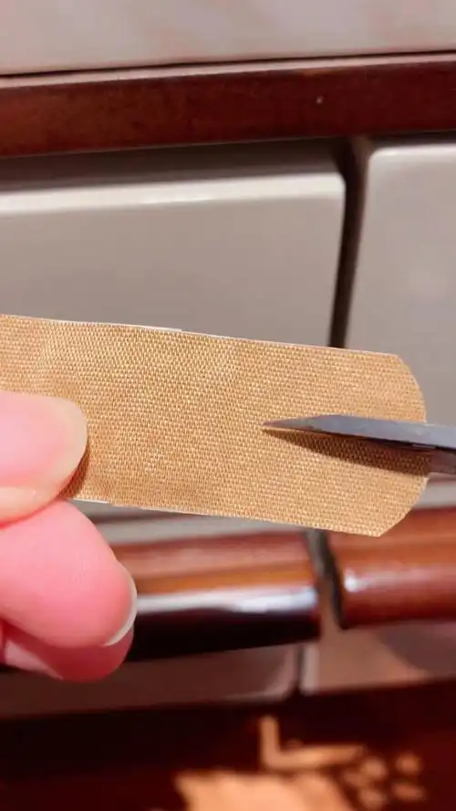 创口贴正确贴法@{uid:1502349662339070,nick:经纪�%