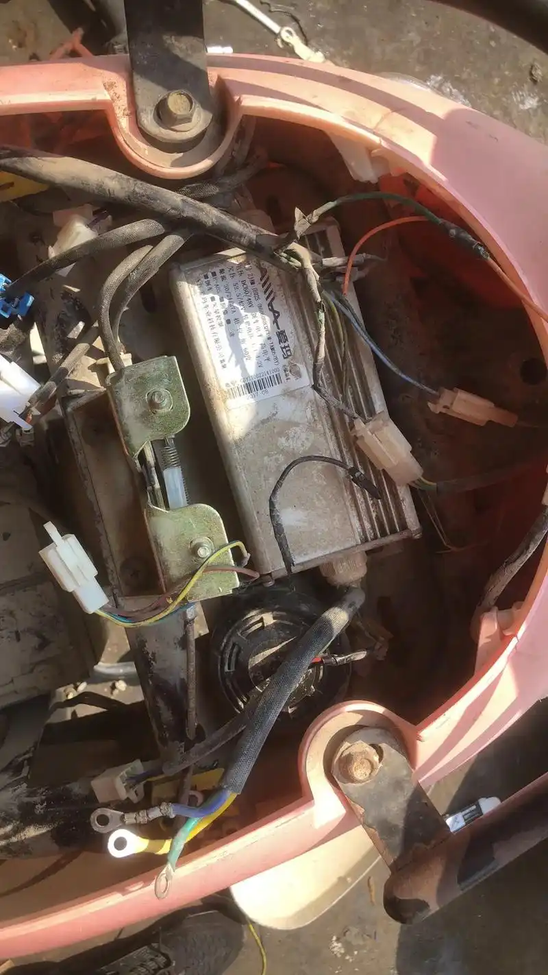 爱玛电动车换控制器 - 抖音