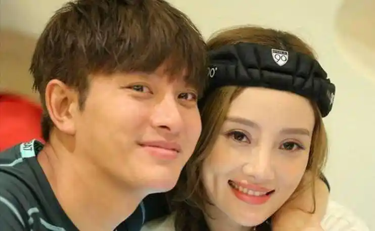 妻子李小璐的堕落史,从影后到网红,就这样改写了她的结局_贾乃亮_网友