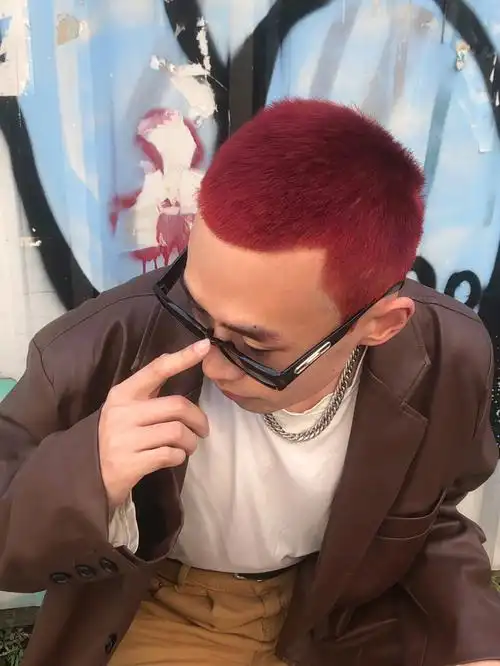 80r染的红发寸头分享