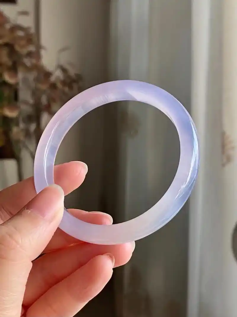 之前拍的客单 天然玛瑙镯 淡淡的紫色.真的好好看 我都自留了 - 抖音