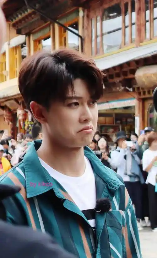 任嘉伦已婚少年感扛把子和最新八卦,好看又好笑_杨洋_谭松韵_团队