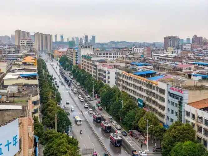 燃爆邵东公安全副武装出现在街头啥情况