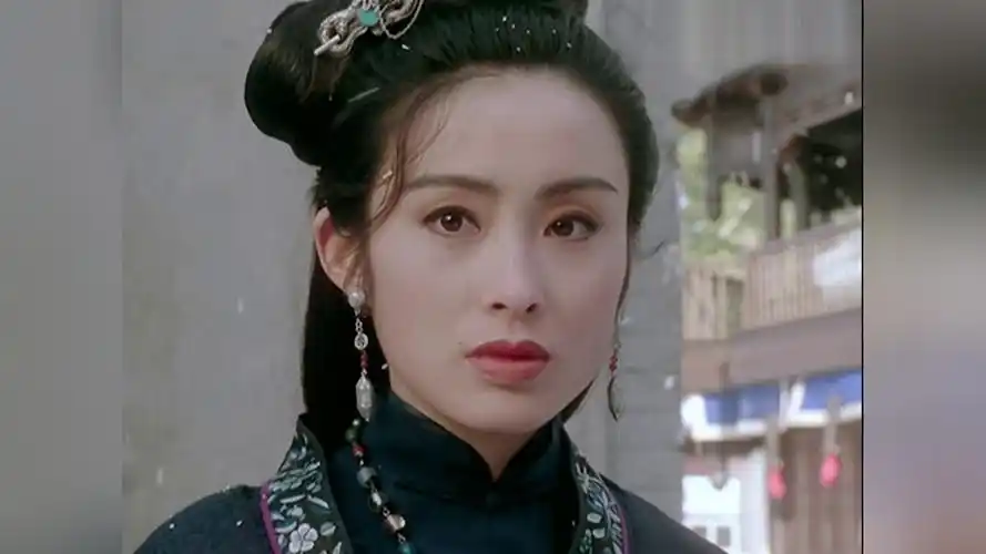 不同导演镜头下的张敏