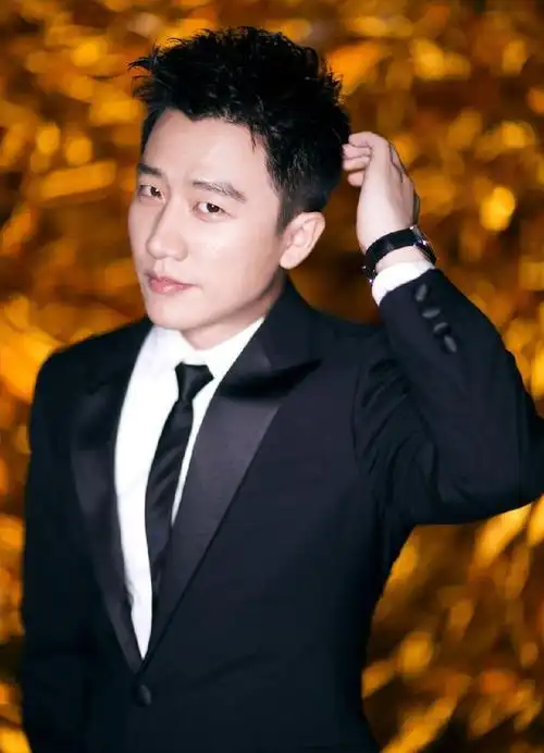 长得丑别硬穿西装这10位男星告诉你什么是潇洒俊朗贵气逼人