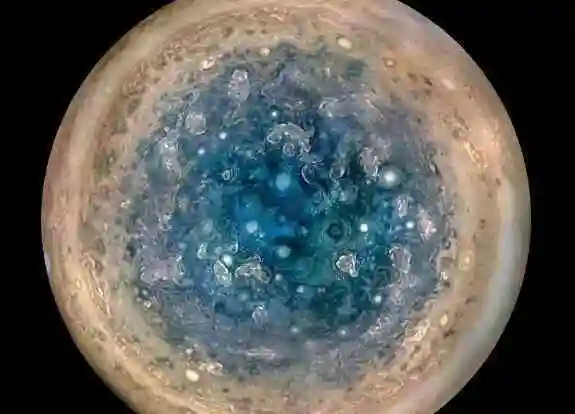 木星恐怖照片揭露地狱环境50级的台风天天刮