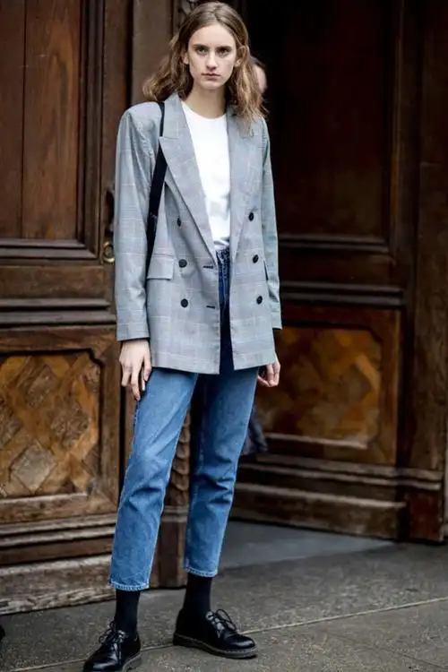 这才是真正的巴黎街拍西装牛仔裤最吃香穿得高级又自在