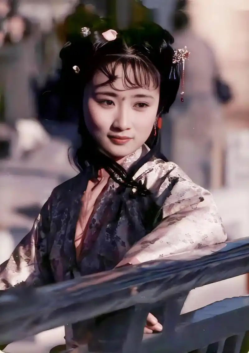 87版红楼梦 超清剧照–黛玉,柳湘莲,香菱 #红楼梦# #87版红楼梦# #一