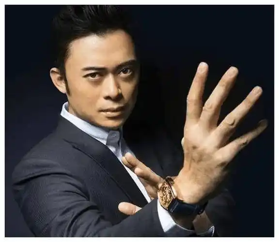 樊少皇回应和周润发40年前合影,提出过分要求,还自曝他爸身份_照片_樊