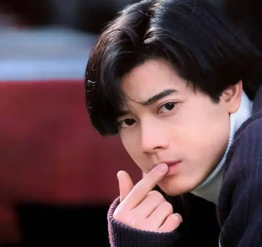 郭富城罕见旧照:年轻时浪到飞起,看照片就知道资本在哪_天王_本人_熊