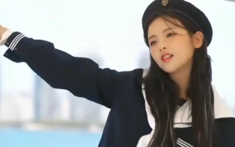 杨超越水手服好美啊