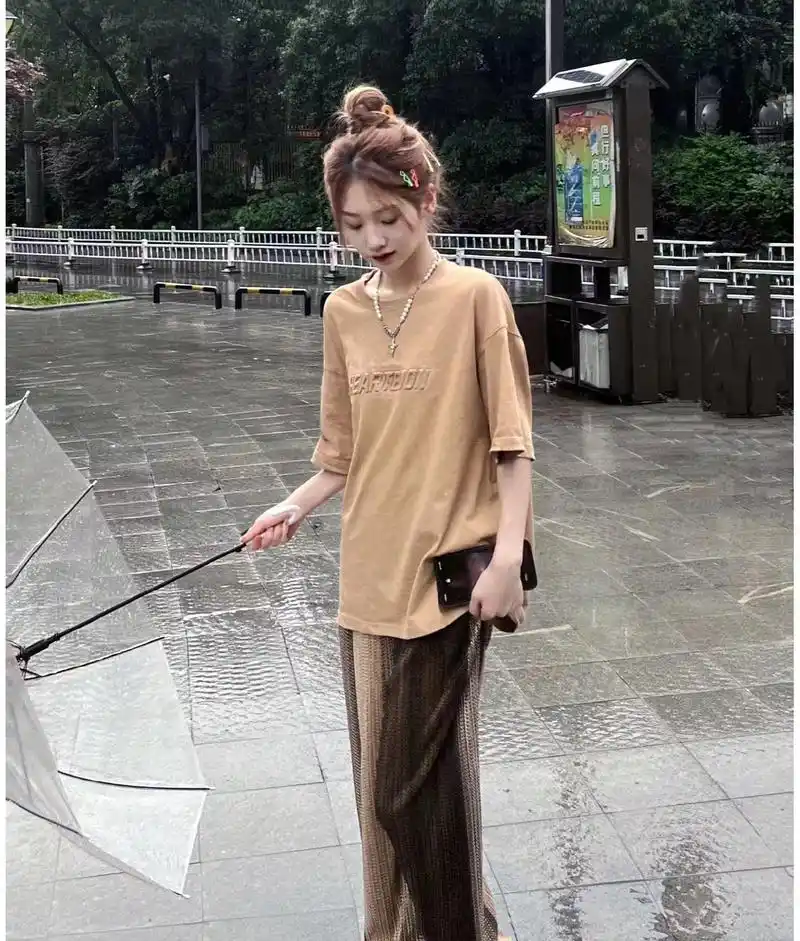 卡其色短袖配什么颜色裤子