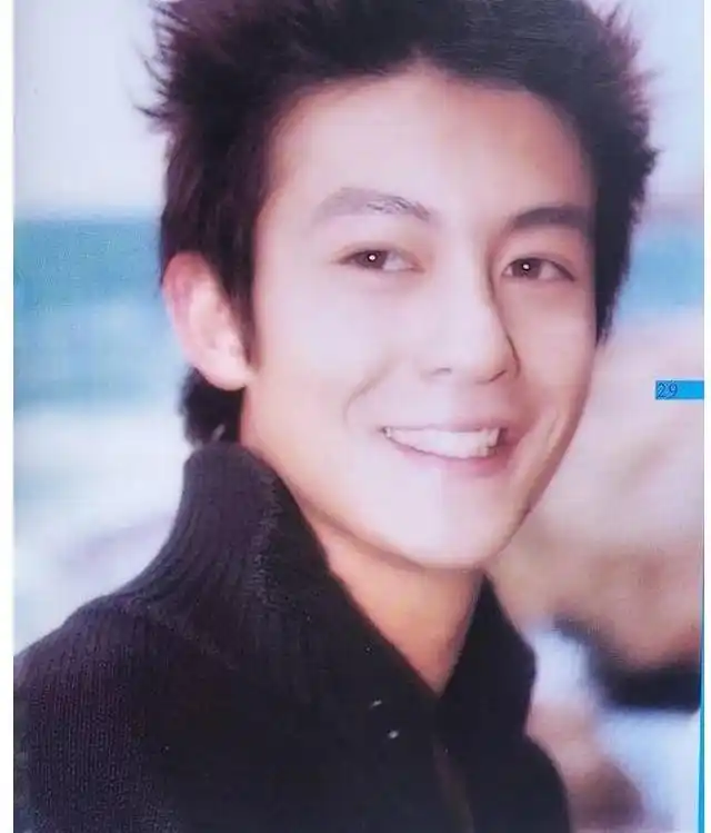 从这简单的两个单词当中,我们就能感受得到陈冠希对