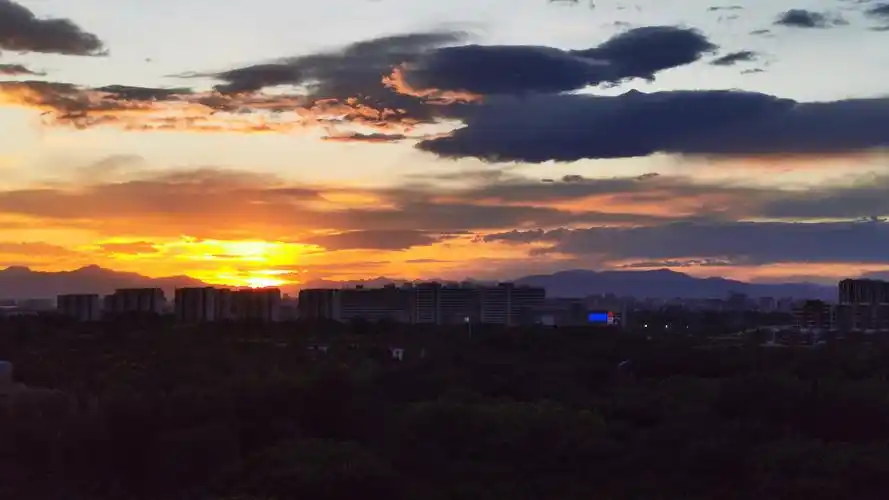 北京傍晚难得的晚霞