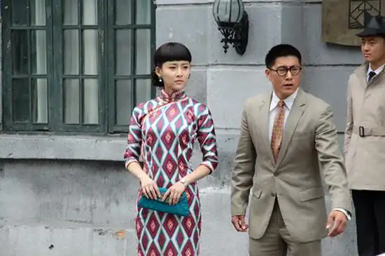 贾青劫中劫变身旧上海美艳名媛