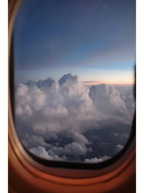 在飞机76上拍到的云78