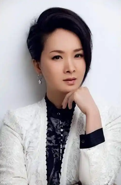 谢兰嫁师小红坚持丁克12年愁坏婆婆41岁意外得子全家乐开怀