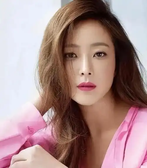 精致优雅的金喜善,娇俏可人,温婉秀丽的写真集!_高清图集_新浪网