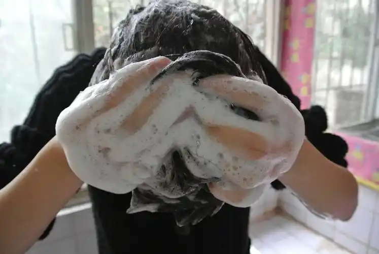 头发洗越洗越油?理发师建议:超过这个数,不油才怪!