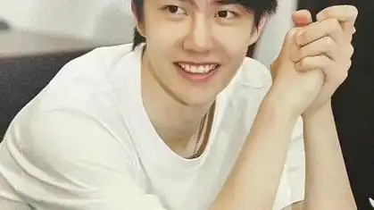 【王一博】 "是又酷又甜的素颜博啊"