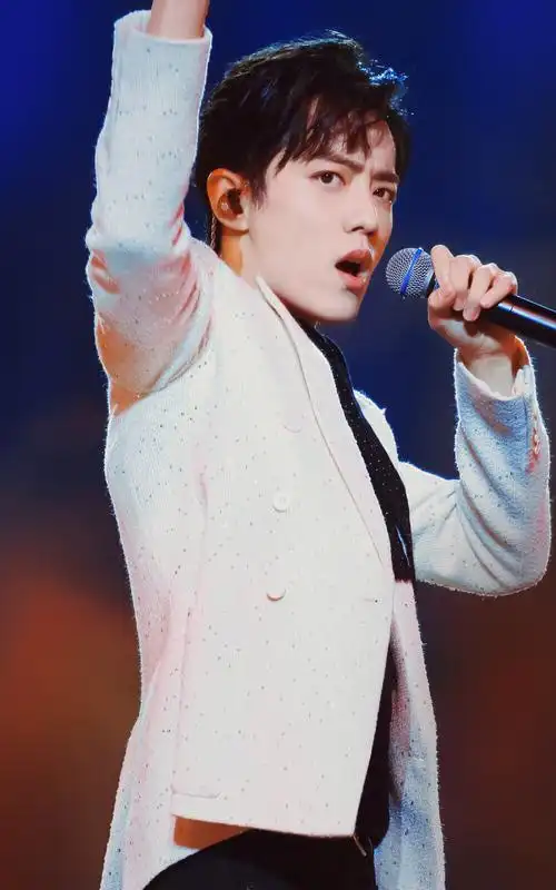 肖战2020年跨年神奇