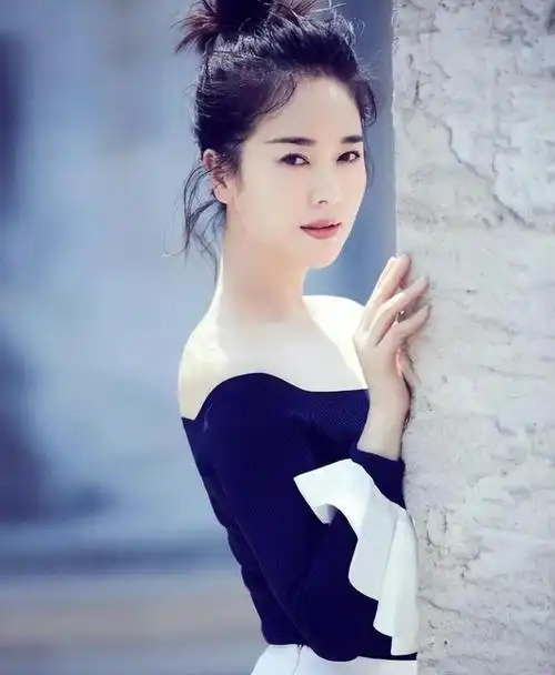 事实证明,46岁的"氧气美女"左小青,终于现出了原形