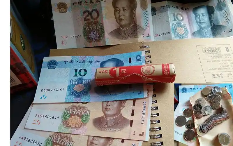 拆箱!新版人民币一元硬币拆卷