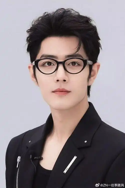 肖战黑方框眼镜##肖战白t自拍##肖战##日常见肖战