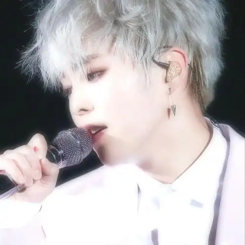 xiumin,男头,头像,爱豆头像,金珉锡二传标明出处月下水中仙