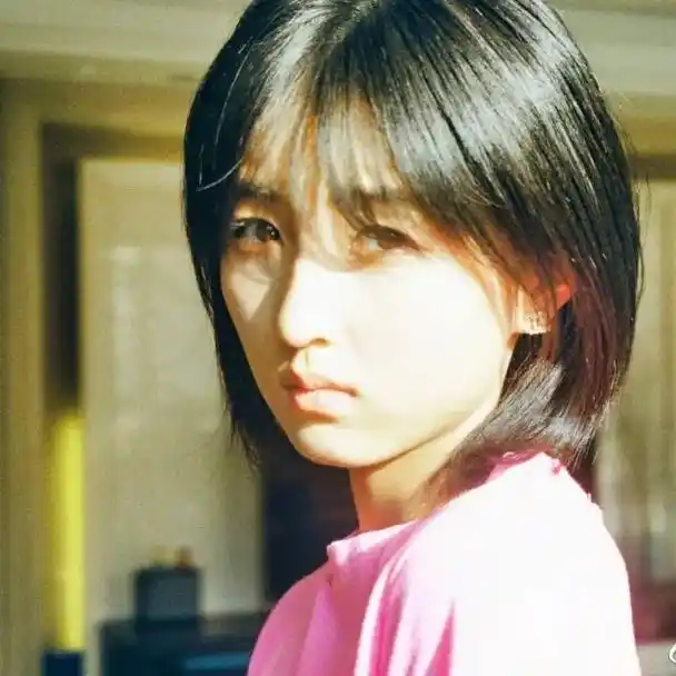 好喜欢她啊#张子枫#短发  - 抖音