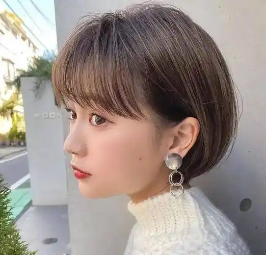[2021年流行5款日系精灵短发]_发型