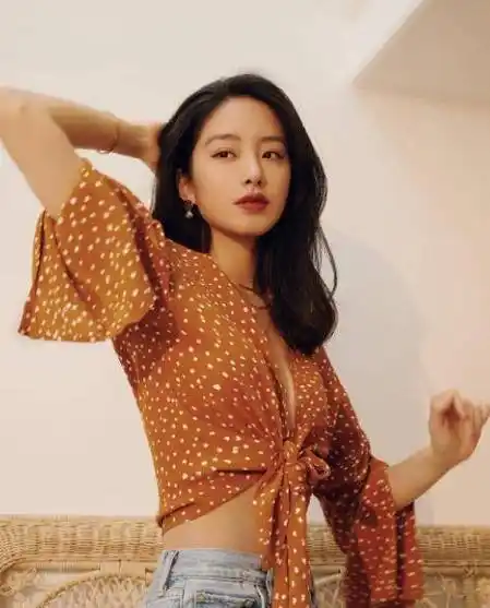 看到杨采钰穿泳装的照片,才知道陈金飞的品味是多么的好!