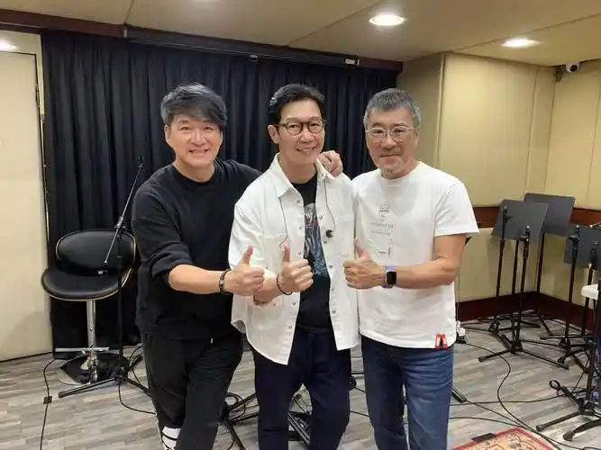 李宗盛周华健品冠时隔24年再合体 重现经典全场大合唱_演唱会_音乐会