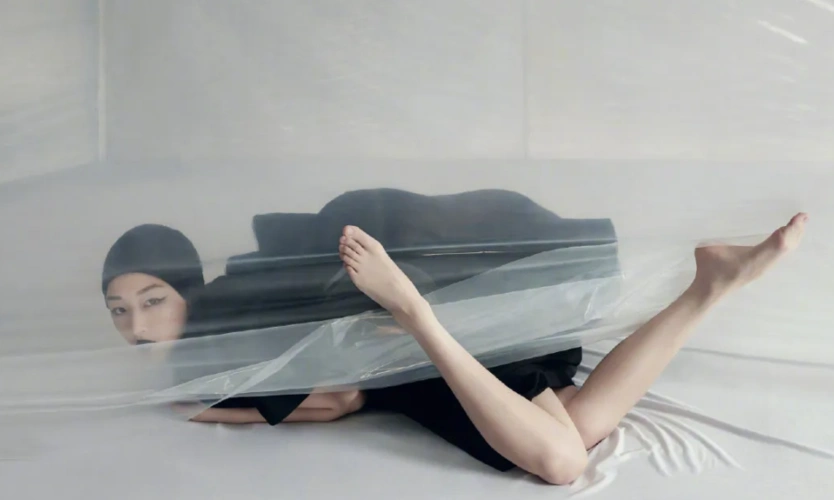 欧阳娜娜近照被批"恶心",为什么美女们都要拍这种照片啊?