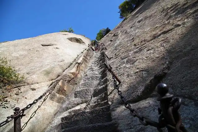 十张图让你了解华山有多险胆小的都吓哭了