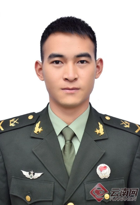 "你退后,让我来!"——排雷英雄杜富国