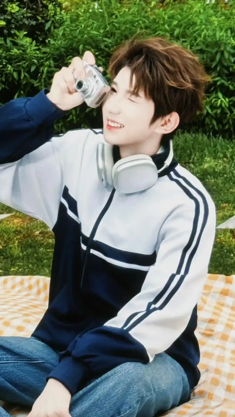 王源壁纸.王源演唱会gogogo#王源 #王源演唱会 #王源