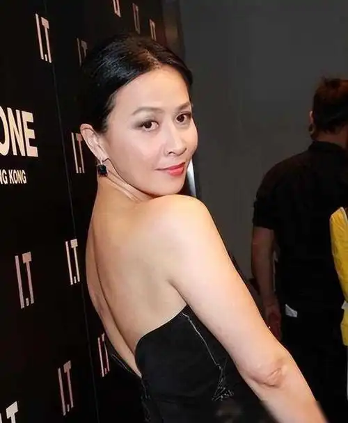 刘嘉玲这身材谁能顶得住嘛!