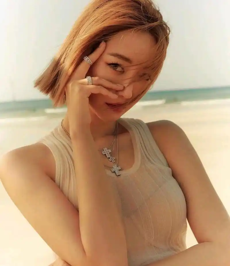 韩国女星高俊熙运动写真