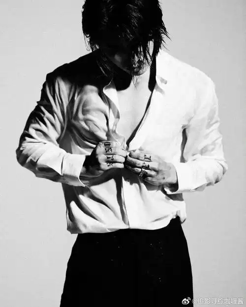 蔡徐坤也是越来越往权志龙之前的方向发展了……|蔡徐坤|权志龙_新浪