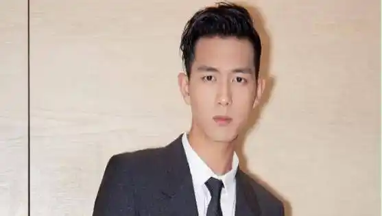 仅凭《亲爱的热爱的》一剧,一炮而红的李现,凭啥绿了大半个娱乐圈