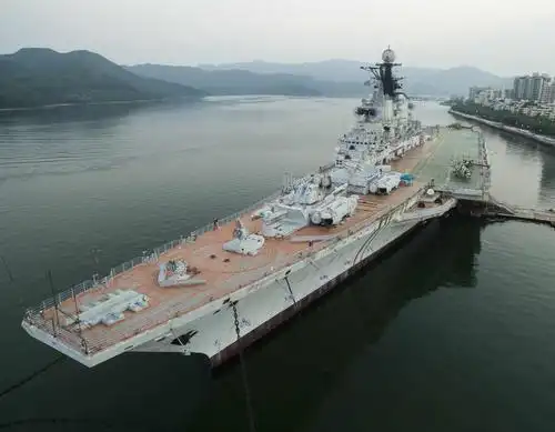 深圳盐田拍摄明斯克号航母