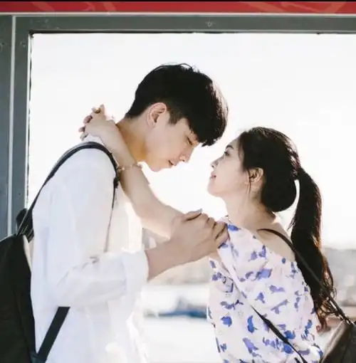 一左一右男女情侣系列头像