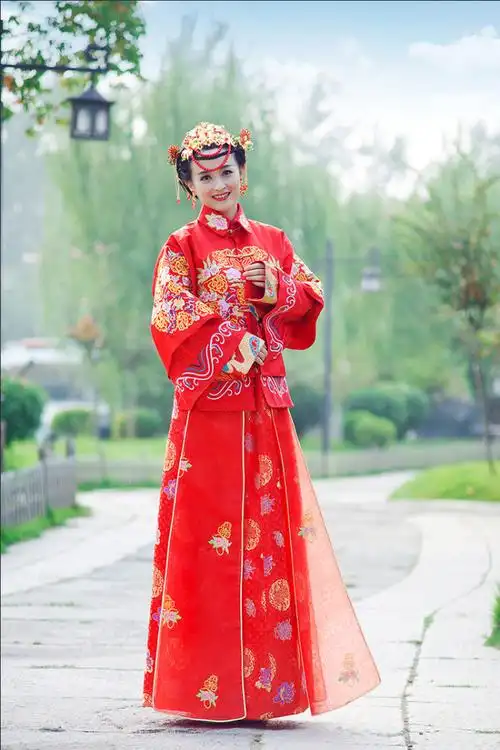 2016新款热卖大码大红影楼新娘婚纱礼服中式传统敬酒服品牌